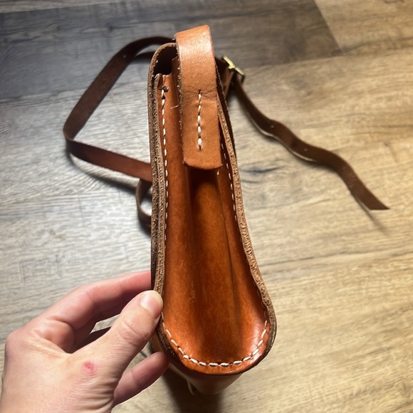 Luna Goods Crossbody Bag - Picture 5 of 11